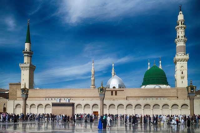 Exploring Makkah and Madinah: A Traveler’s Guide Beyond Umrah